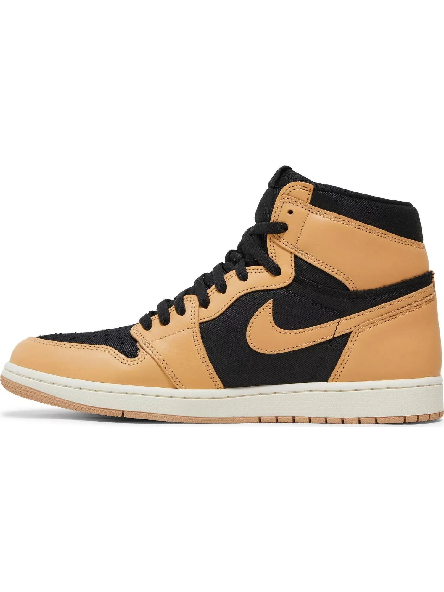 Кроссовки Nike Air Jordan 1 Retro High OG — изображение 2 из 7