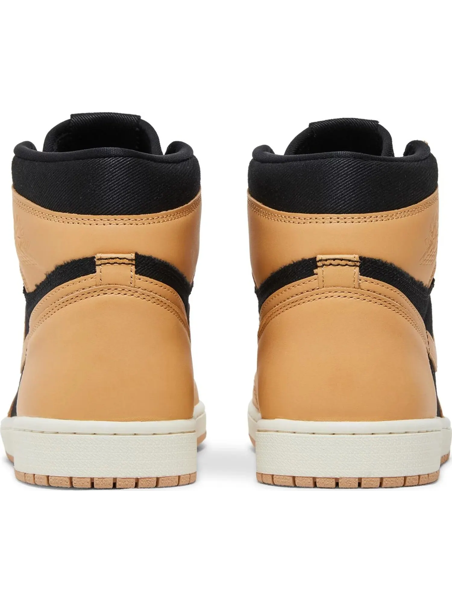 Кроссовки Nike Air Jordan 1 Retro High OG — изображение 4 из 7