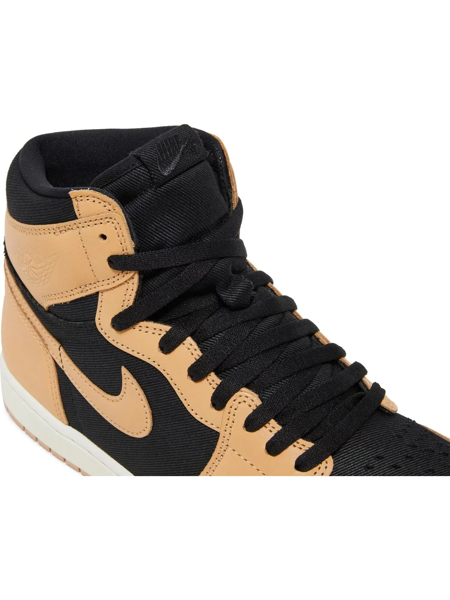 Кроссовки Nike Air Jordan 1 Retro High OG — изображение 6 из 7