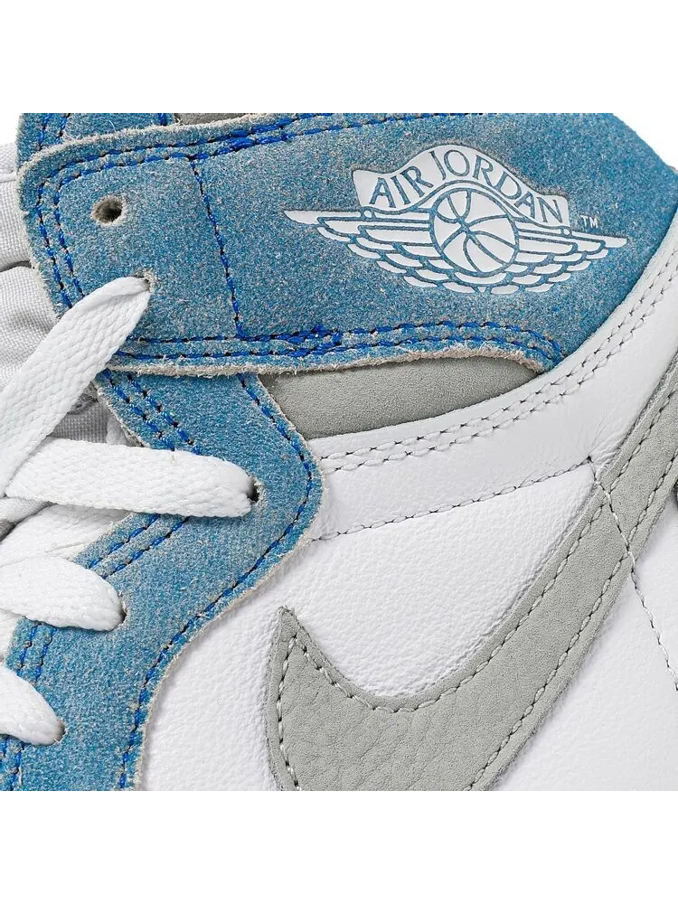 Кроссовки Air Jordan 1 Retro High OG Hyper Royal — изображение 9 из 10, светлый синий
