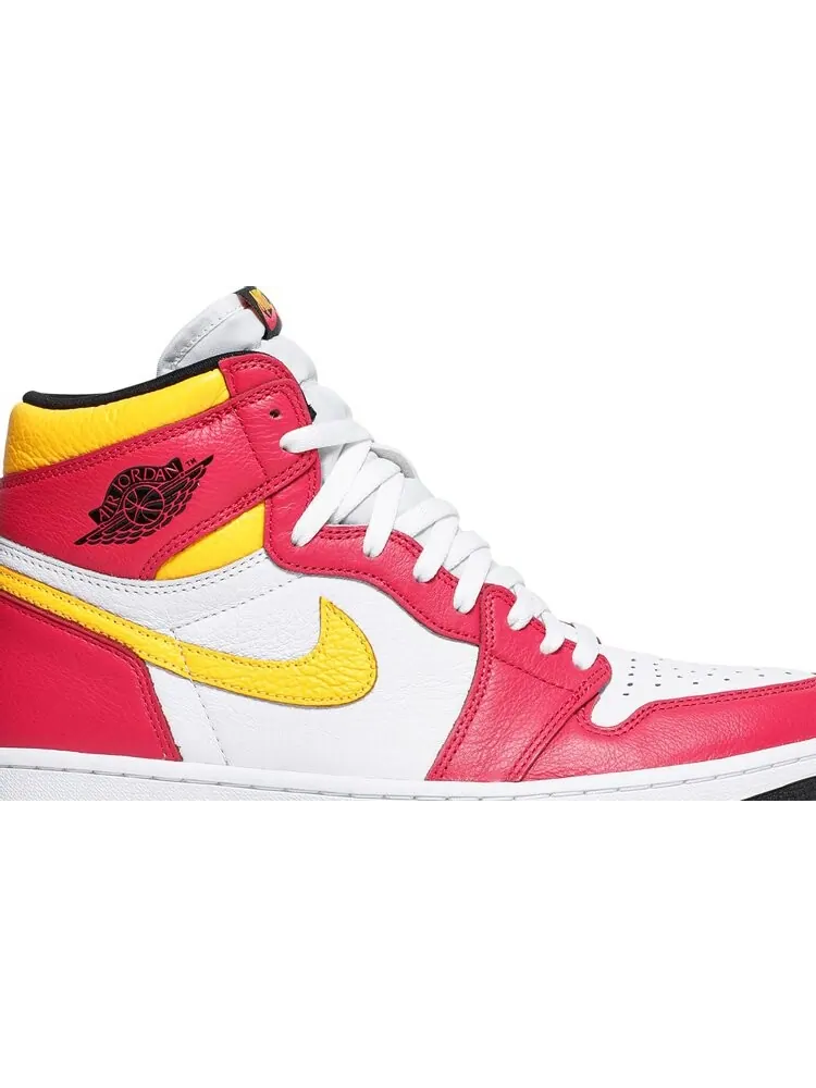 Кроссовки Air Jordan 1 Retro High OG Light Fusion Red — изображение 2 из 10, красный