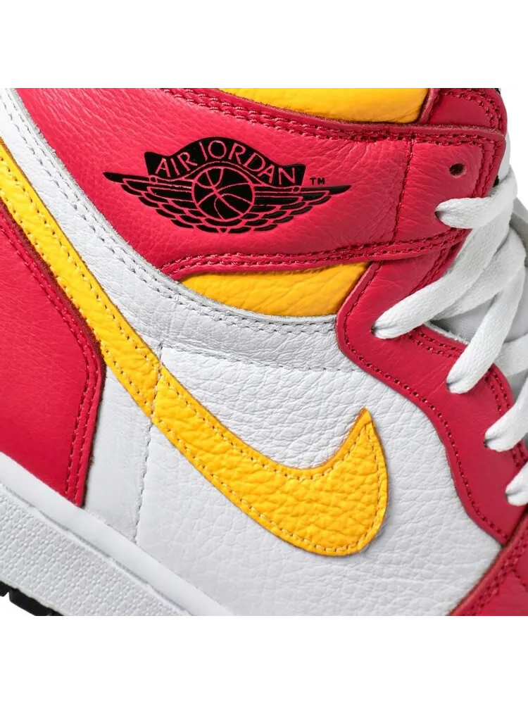 Кроссовки Air Jordan 1 Retro High OG Light Fusion Red — изображение 10 из 10, красный