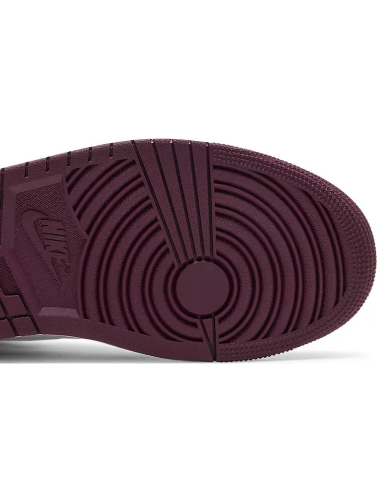 Кроссовки Air Jordan 1 Retro High OG Bordeaux — изображение 5 из 8, красный