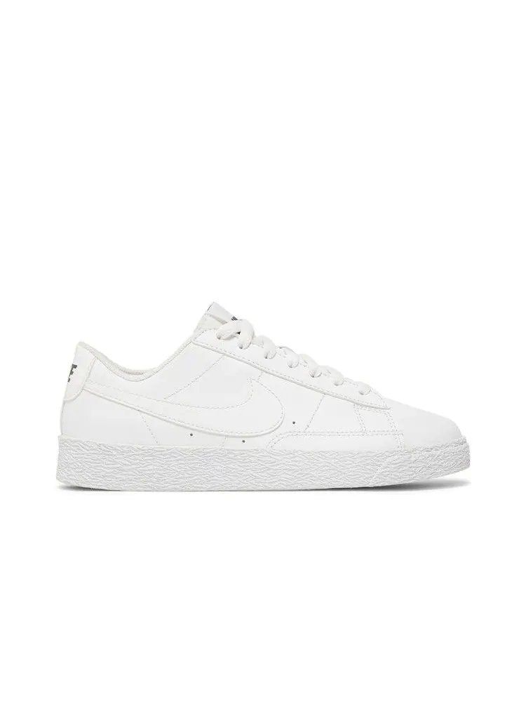Кроссовки Nike Blazer Low GS 'White' — изображение 2 из 9, белый/белый/черный