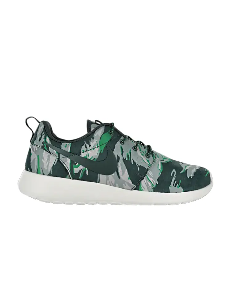 Кроссовки Nike Rosherun Gpx 'Camo' — изображение 1 из 1, зеленый