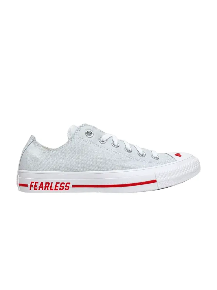 Кроссовки Converse Wmns Chuck Taylor All Star Low 'Love Fearlessly' — изображение 1 из 1, красный