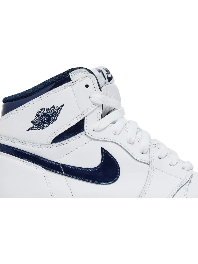 Кроссовки Air Jordan 1 Retro High OG BG Metallic Navy — изображение 2 из 8, белый