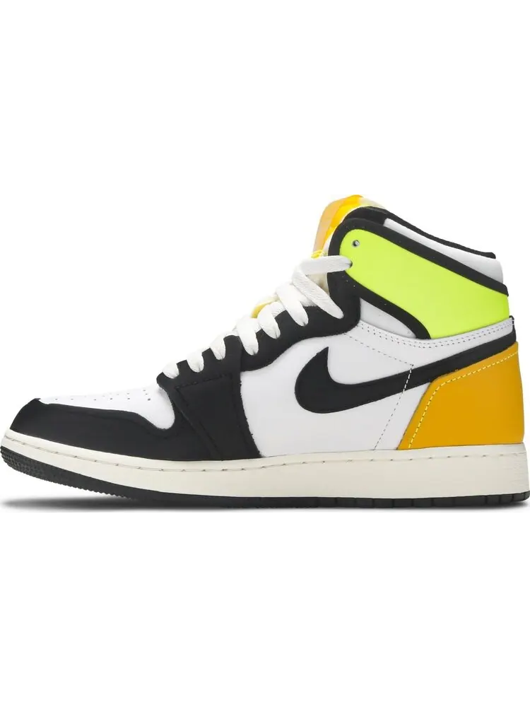 Кроссовки Air Jordan 1 Retro High OG GS Volt Gold — изображение 3 из 8, золото