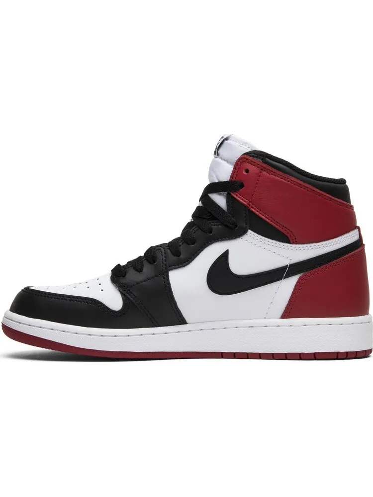 Кроссовки Air Jordan 1 Retro BG Black Toe 2016 — изображение 3 из 8, белый