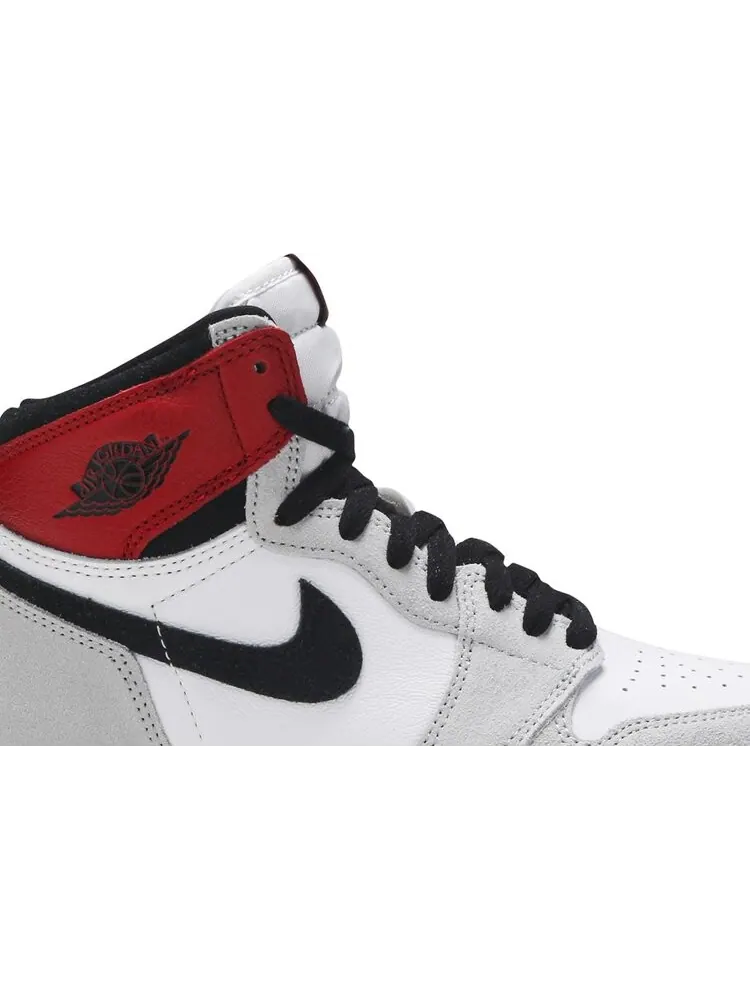 Кроссовки Air Jordan 1 Retro High OG GS Smoke Grey — изображение 2 из 8, серый