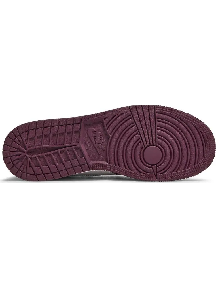 Кроссовки Air Jordan 1 Retro High OG GS Bordeaux — изображение 4 из 8, красный