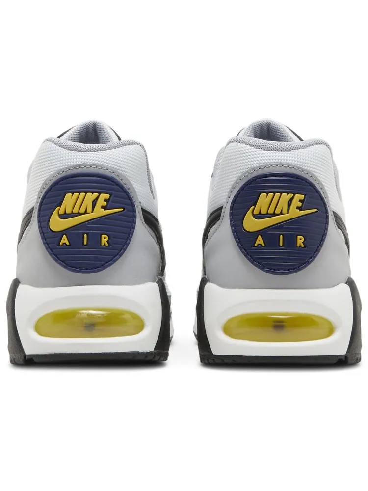 Кроссовки Nike Air Max IVO 'White Grey Blue' — изображение 6 из 8, серый