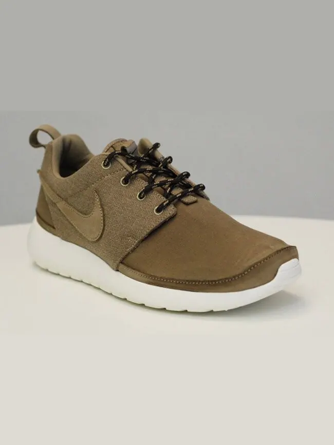 Кроссовки Nike Rosherun Premium Nrg — изображение 2 из 4, загар