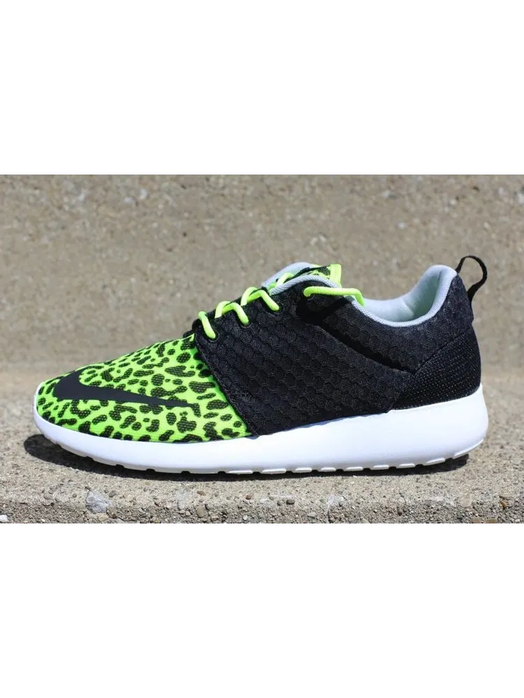 Кроссовки Nike Rosherun FB 'Leopard' — изображение 2 из 4, зеленый