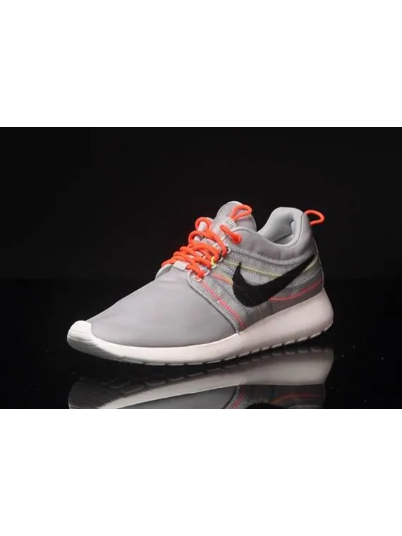 Кроссовки Nike Rosherun DYN FW QS 'Strate Grey' — изображение 3 из 4, серый