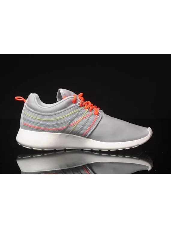 Кроссовки Nike Rosherun DYN FW QS 'Strate Grey' — изображение 4 из 4, серый
