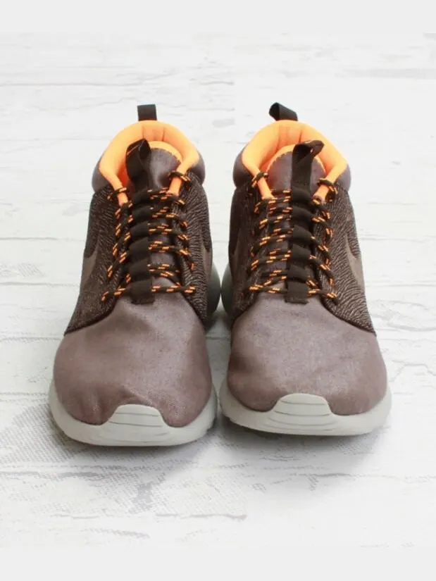Кроссовки Nike Rosherun Mid Qs 'London' — изображение 3 из 4, коричневый