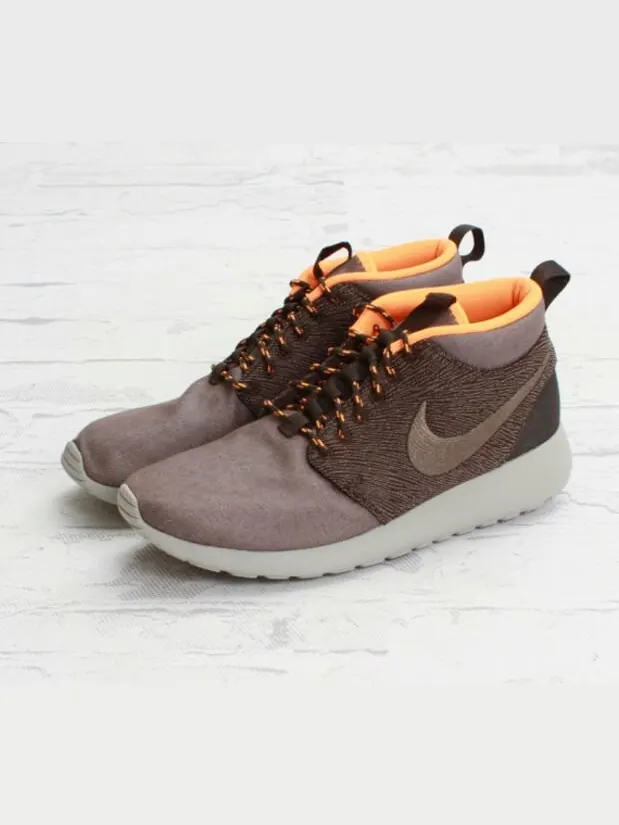 Кроссовки Nike Rosherun Mid Qs 'London' — изображение 4 из 4, коричневый