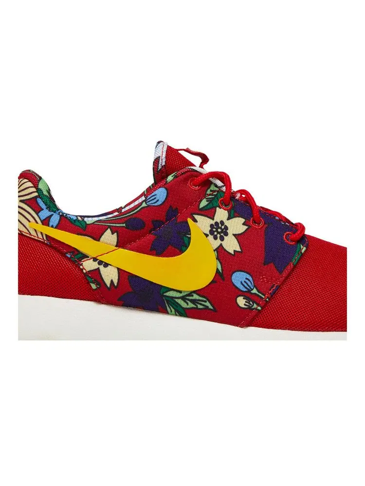 Кроссовки Nike Wmns Roshe One Print 'Aloha Pack' — изображение 3 из 9, красный/желтый