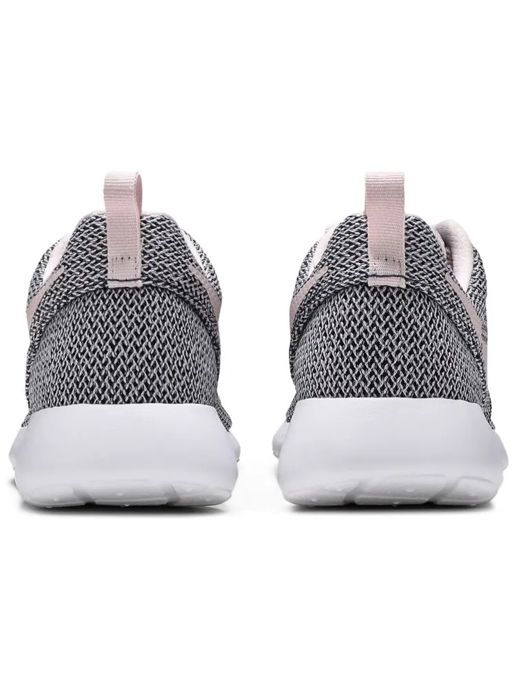 Кроссовки Nike Roshe One GS 'Barely Rose' — изображение 6 из 8, розовый