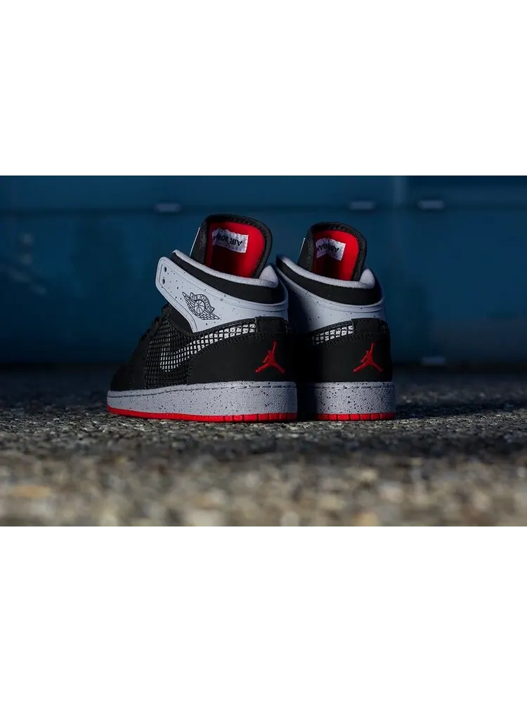 Кроссовки Air Jordan 1 Retro 89 'Black Fire Red Cement' — изображение 4 из 4, черный