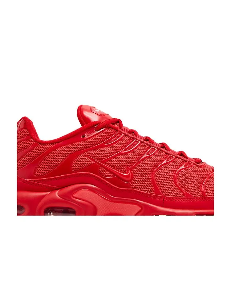 Кроссовки Air Max Plus 'Lava Red' — изображение 2 из 8, красный
