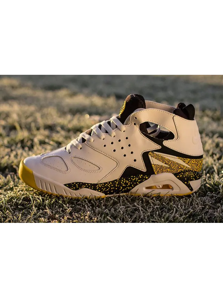 Кроссовки Air Tech Challenge Huarache 'White Tour Yellow' — изображение 1 из 4, белый желтый
