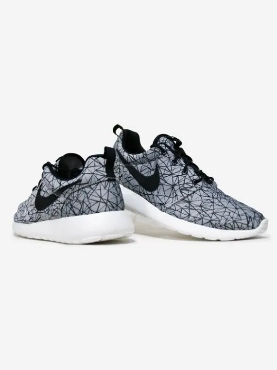 Кроссовки Nike Rosherun GPX PRM 'Geometric' — изображение 4 из 4, белый