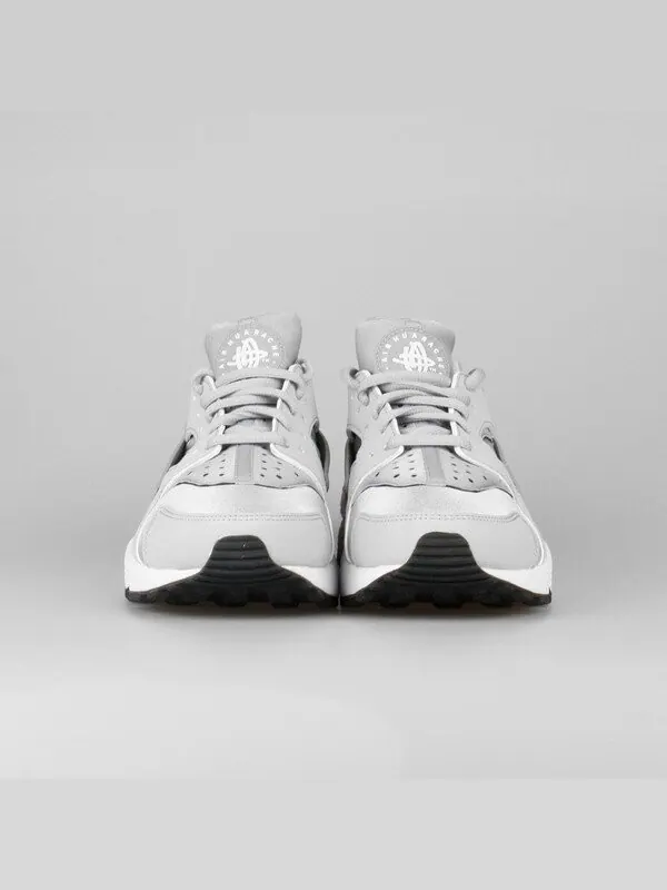 Кроссовки Nike Wmns Air Huarache Run 'Wolf Grey' — изображение 4 из 4, серый