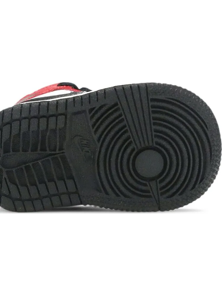 Кроссовки Jordan 1 Mid TD Chicago Black Toe — изображение 5 из 8, красный