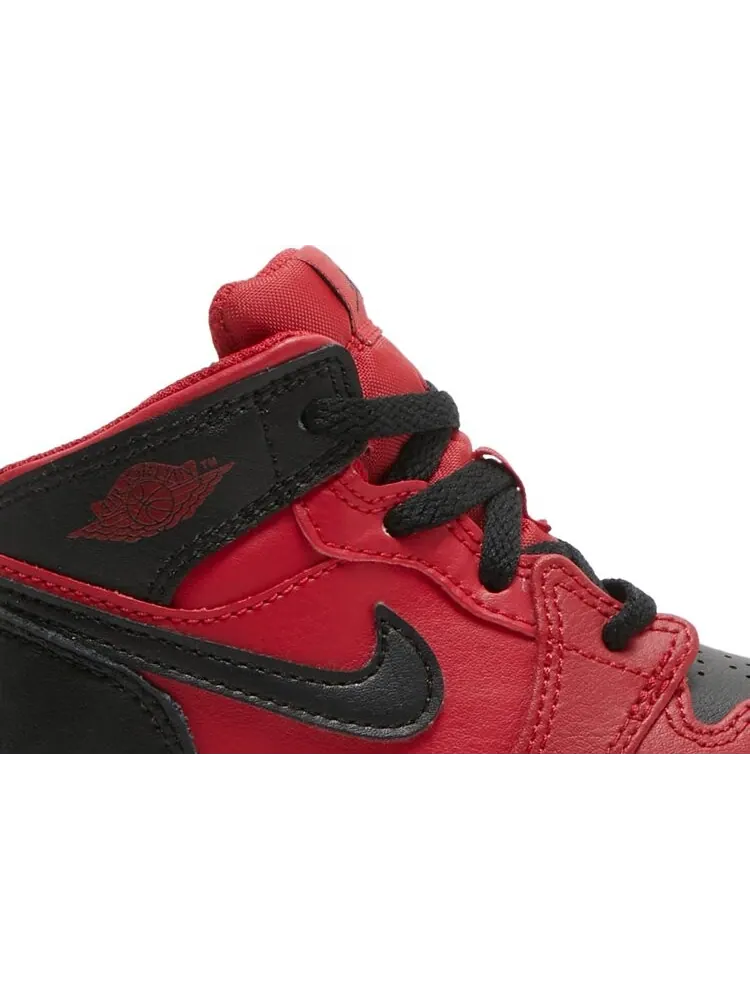 Кроссовки Air Jordan 1 Mid TD Reverse Bred — изображение 2 из 8, красный