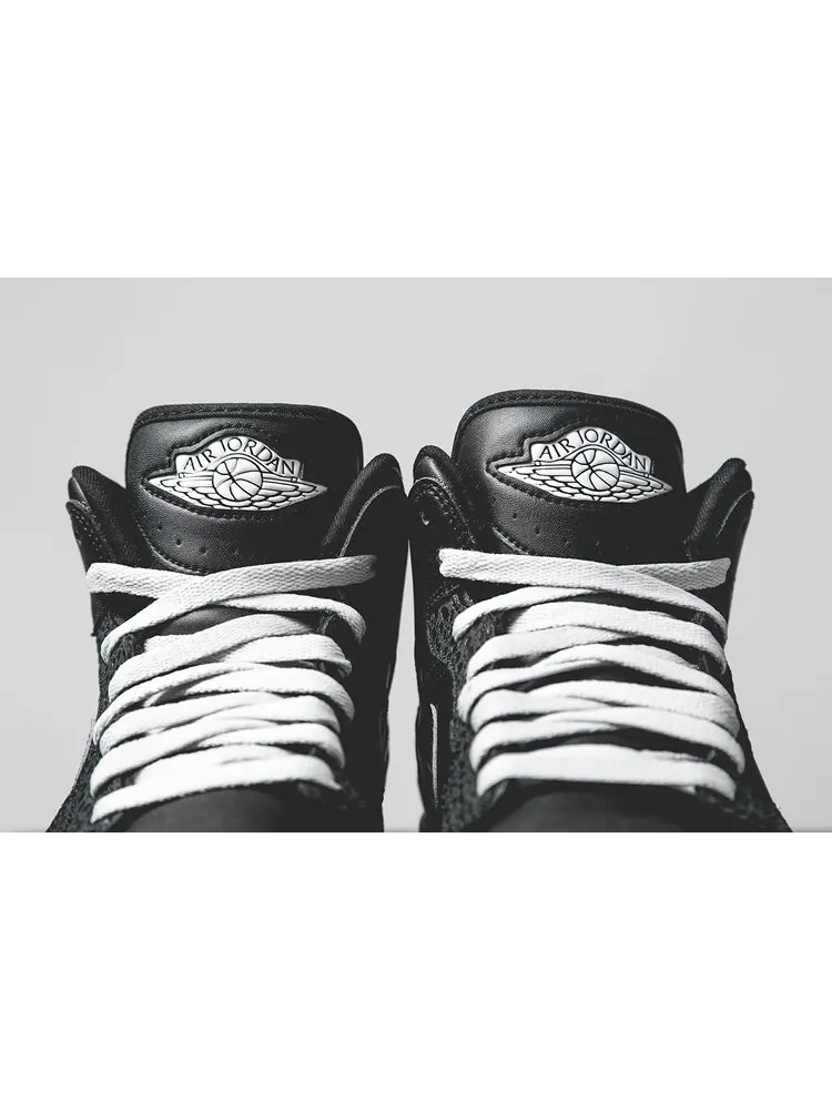 Кроссовки Air Jordan 1 Retro 86 'Pure Platinum' — изображение 2 из 4, черный