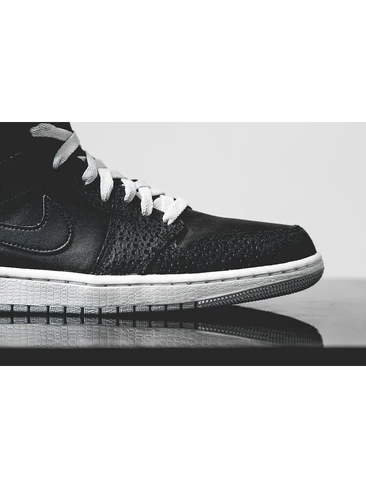 Кроссовки Air Jordan 1 Retro 86 'Pure Platinum' — изображение 3 из 4, черный