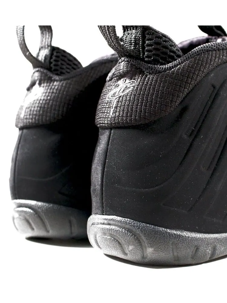 Кроссовки Nike Little Posite One GS 'Triple Black' — изображение 3 из 4, черный