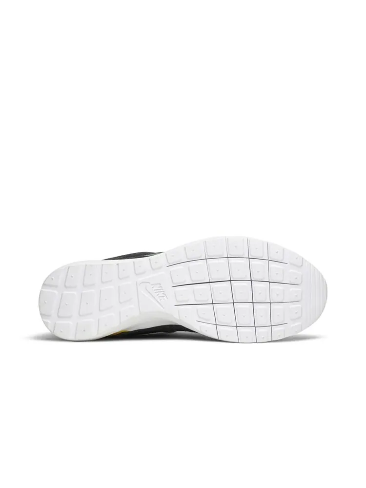 Кроссовки Nike Roshe One NM W SP 'Brazil' — изображение 4 из 4, черный