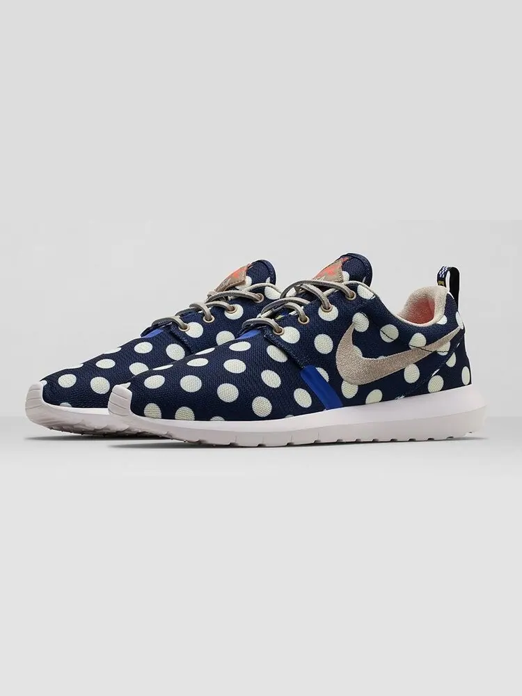 Кроссовки Nike Rosherun NM City QS 'NYC' — изображение 2 из 4, синий