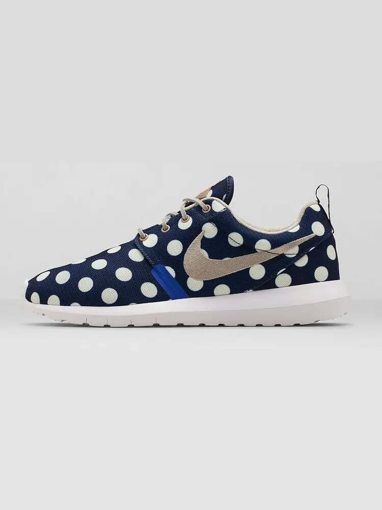 Кроссовки Nike Rosherun NM City QS 'NYC' — изображение 3 из 4, синий