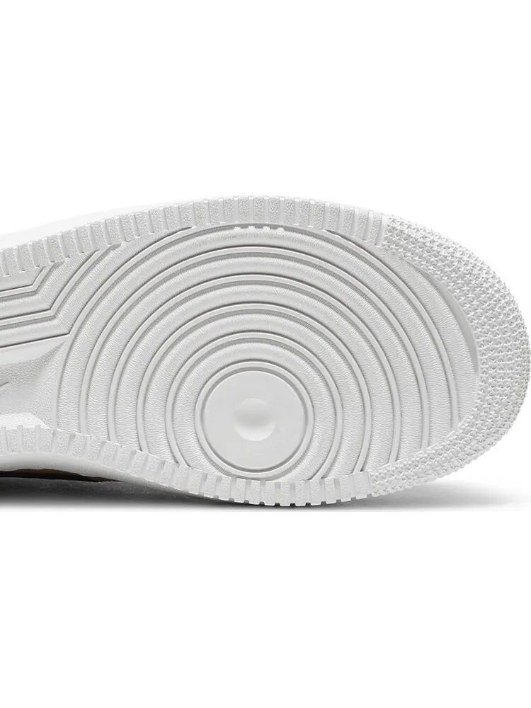 Кроссовки Nike Air Force 1 SP 'Tisci' — изображение 5 из 8, загар