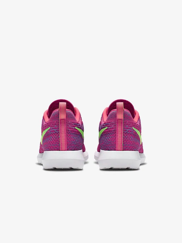 Кроссовки Nike Roshe Flyknit 'Pink Flash' — изображение 2 из 7, розовый/розовый/синий