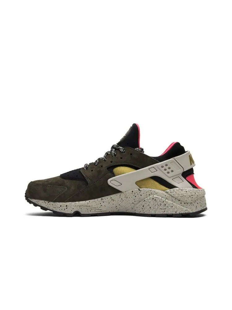 Кроссовки Nike Air Huarache Premium 'Desert Moss' — изображение 3 из 4, зеленый