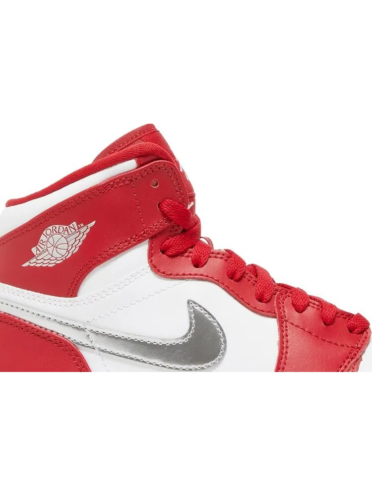 Кроссовки Air Jordan 1 Retro High GS Silver Medal — изображение 2 из 8, красный