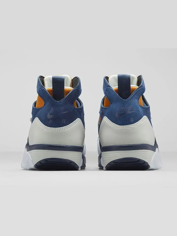 Кроссовки Nike Air Trainer Huarache Premium 'Medecine Ball' — изображение 4 из 6, синий