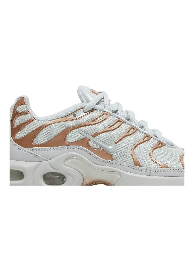 Кроссовки Nike Air Max Plus GS 'Pure Platinum' — изображение 2 из 4, белый