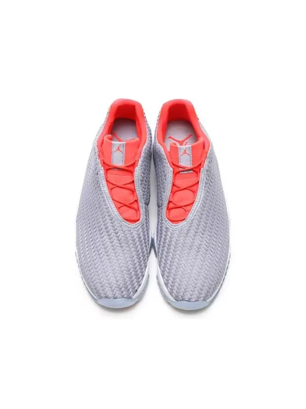 Кроссовки Air Jordan Future Low 'Wolf Grey Infrared' — изображение 3 из 4, серый