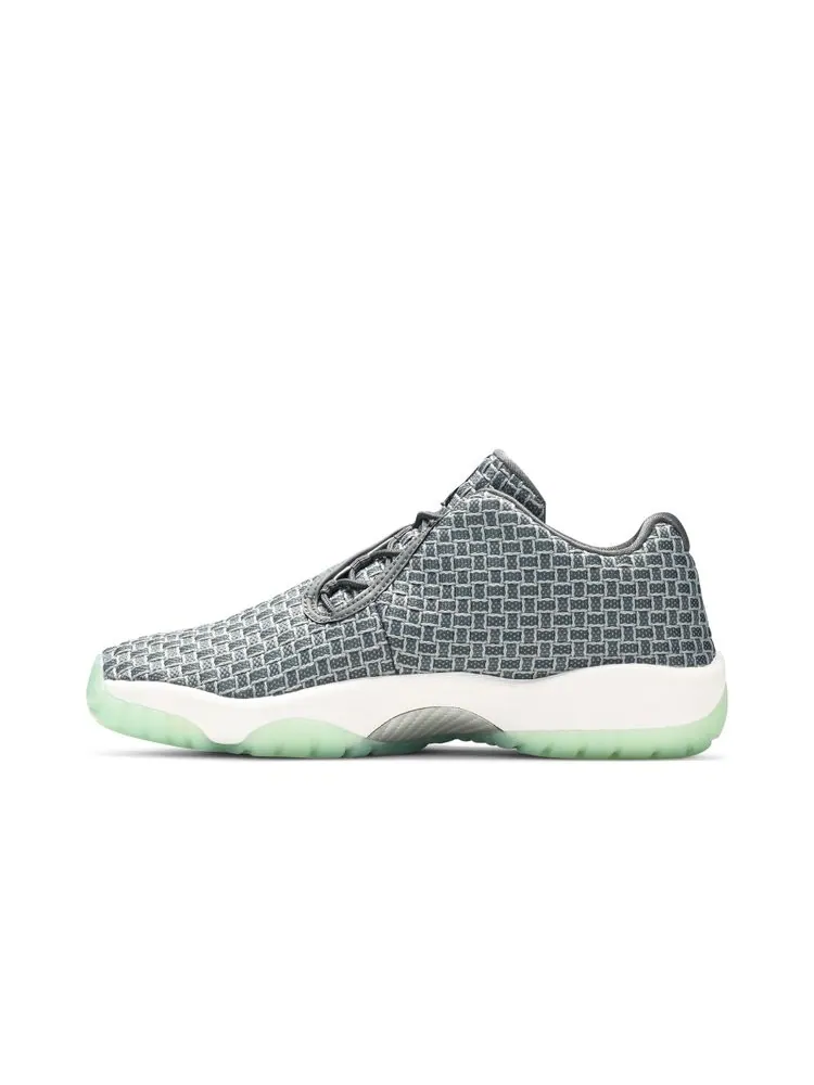 Кроссовки Air Jordan Future Low GS 'Wolf Grey' — изображение 3 из 4, серый