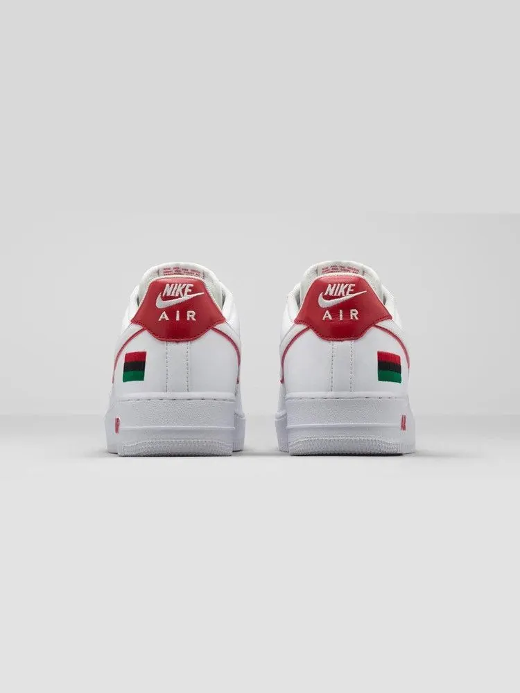 Кроссовки Nike Air Force 1 Retro 'BHM' — изображение 5 из 6, белый/красный/белый