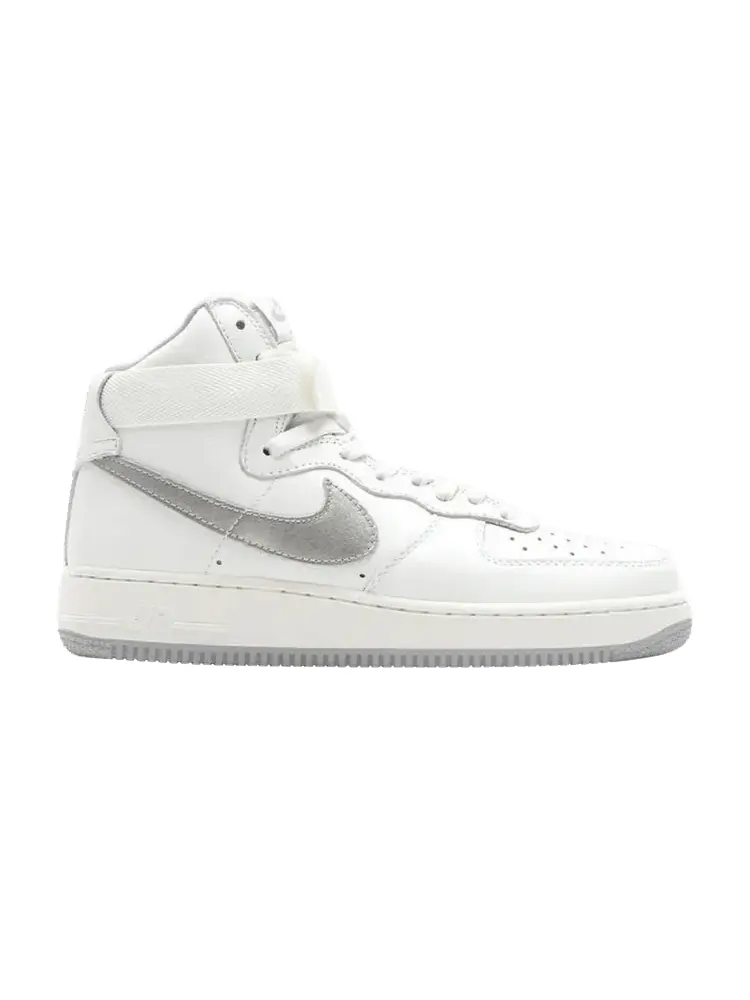 Кроссовки Nike Air Force 1 High Retro QS 'White Silver' — изображение 1 из 7, белый/серый