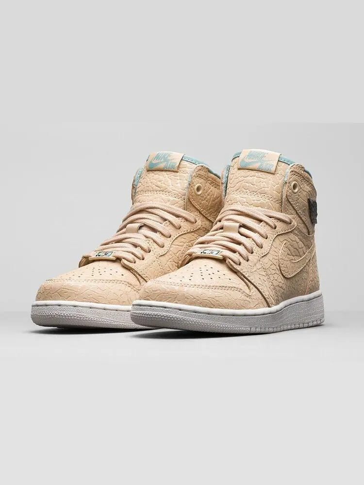 Кроссовки Air Jordan 1 Retro High OG GG Pearl — изображение 2 из 7, загар