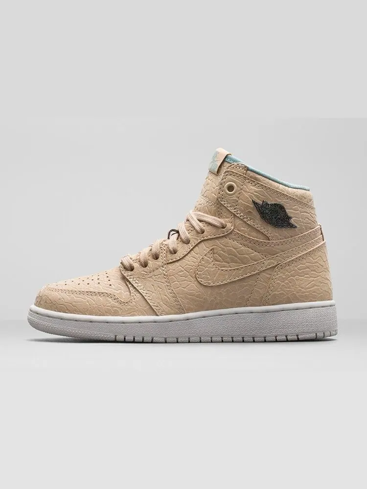 Кроссовки Air Jordan 1 Retro High OG GG Pearl — изображение 3 из 7, загар