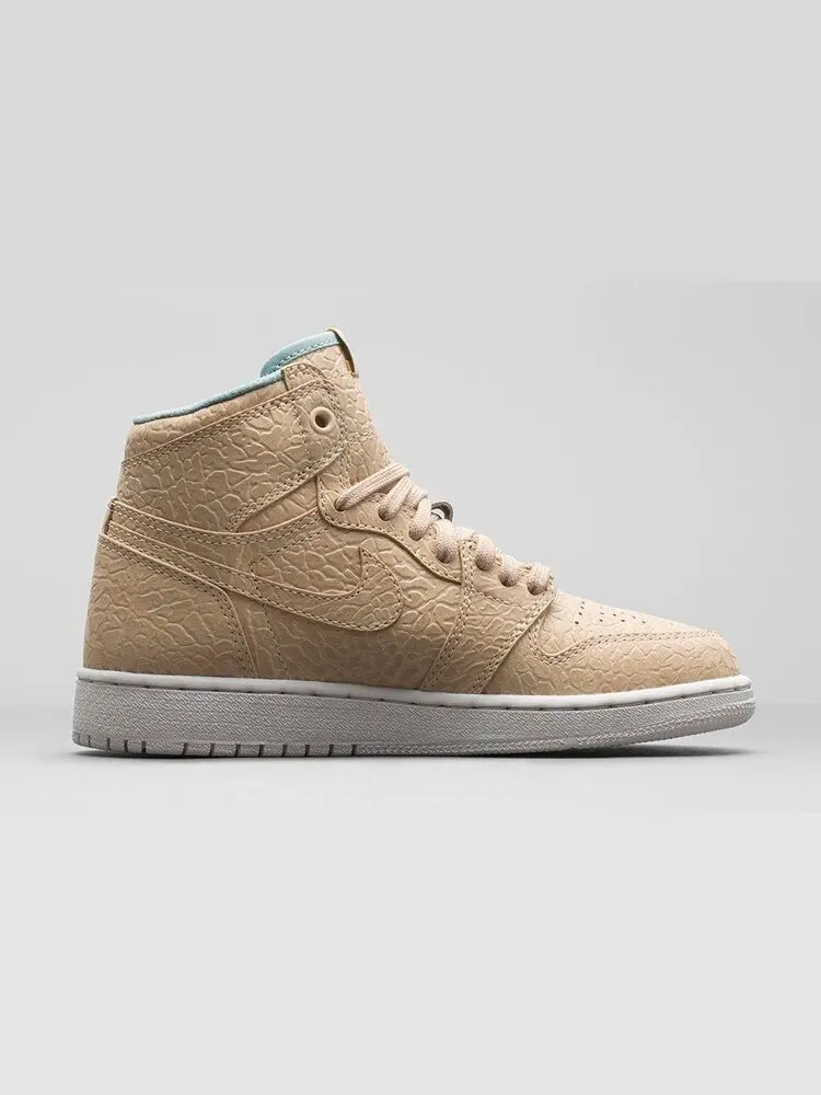 Кроссовки Air Jordan 1 Retro High OG GG Pearl — изображение 6 из 7, загар